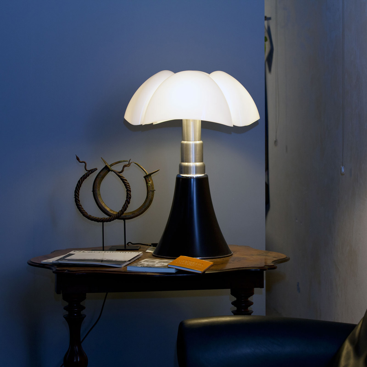 Random Things – Italy Pipistrello Lamp — mobilità