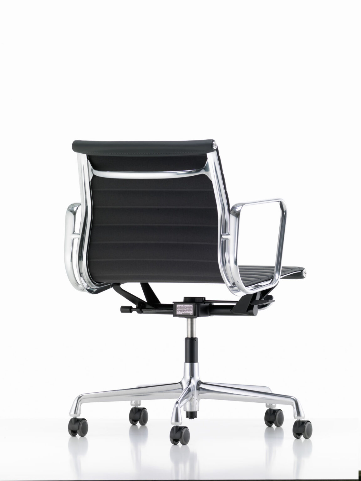 Кресло eames style ribbed office chair ea 117 серая кожа